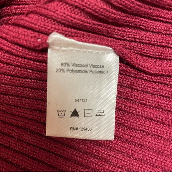 Venus Sweater Burgundy Fitted Stretch Flare Waist Women’s Size Small - Picture 5 of 10